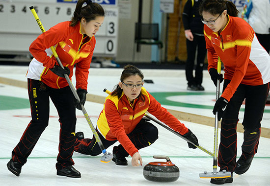 中國冰壺女隊(duì)8-5勝日本 半決賽仍戰(zhàn)東道主