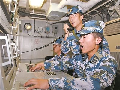 我海軍戰(zhàn)艦近距離對(duì)敵新戰(zhàn)法讓敵人開(kāi)不了“第二槍”