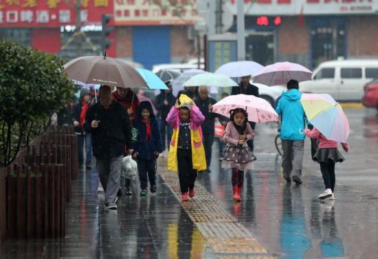 中東部地區(qū)將有雨雪天氣 局地降溫達10℃以上