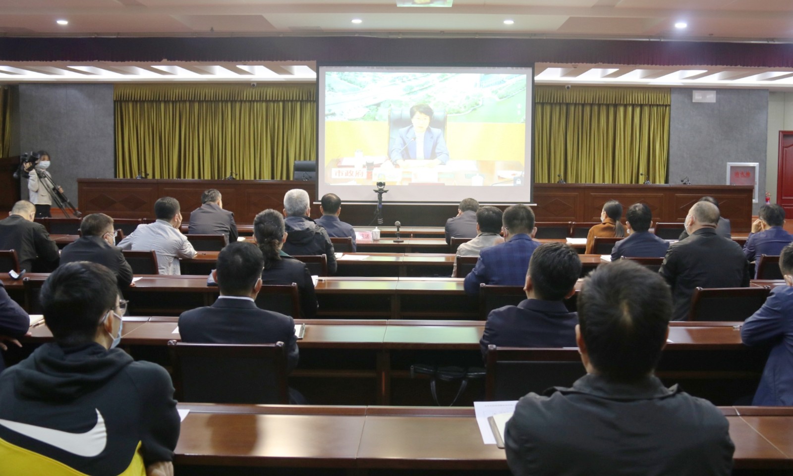 東昌府區(qū)組織收聽收看全市農(nóng)田排澇暨秋收工作視頻會議