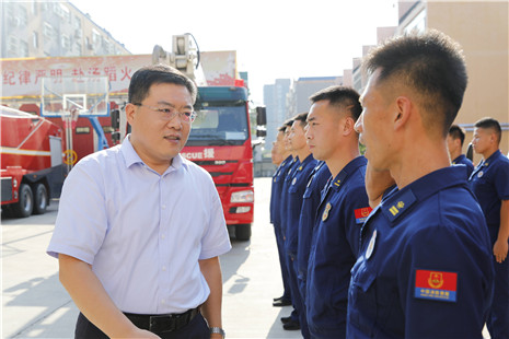 同慶建軍節(jié) 共敘魚水情 馬軍權開展“八一”走訪慰問活動